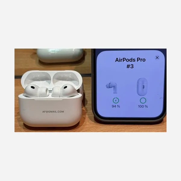 Customer photo of AirPods Pro 3