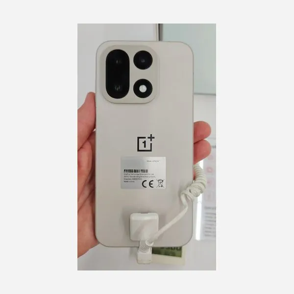 Customer photo of OnePlus 15